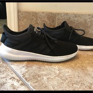 Adidas black cloudfoam tennis shoe. Size 7